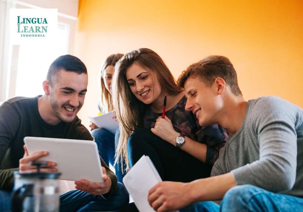 three person on discussion